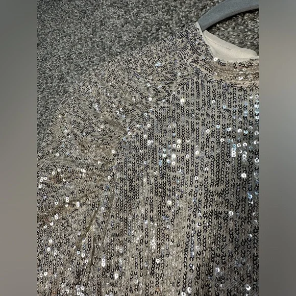 NWT LC Lauren Conrad Long Sleeve Sequined Mini Dress Size Medium - Picture 2 of 6